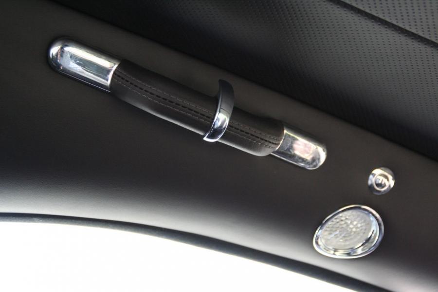 Детали интерьера Bentley Brooklands 2009 года  (NA) (фото 13 из 55)